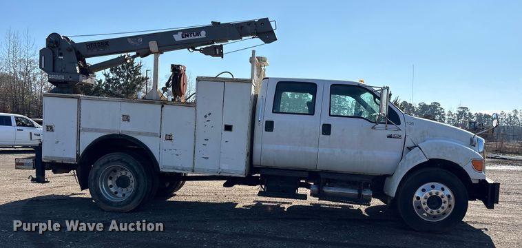 image for item ES8544 2008 Ford F650 Super Duty Crew Cab utility / service truck