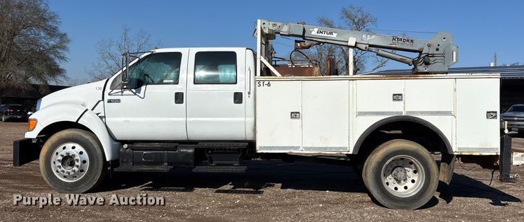 image for item ES8544 2008 Ford F650 Super Duty Crew Cab utility / service truck
