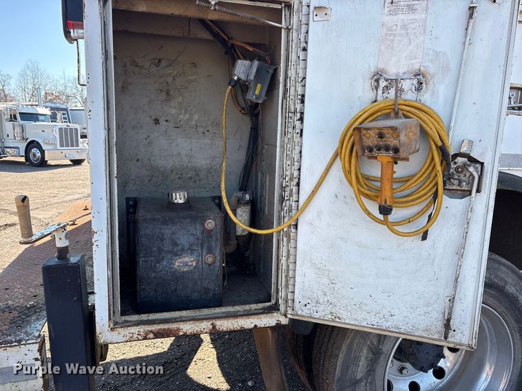 image for item ES8544 2008 Ford F650 Super Duty Crew Cab utility / service truck