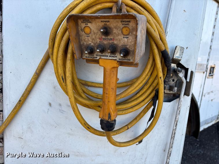 image for item ES8544 2008 Ford F650 Super Duty Crew Cab utility / service truck