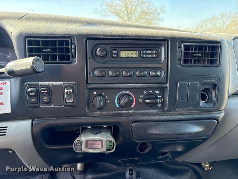 image for item ES8544 2008 Ford F650 Super Duty Crew Cab utility / service truck