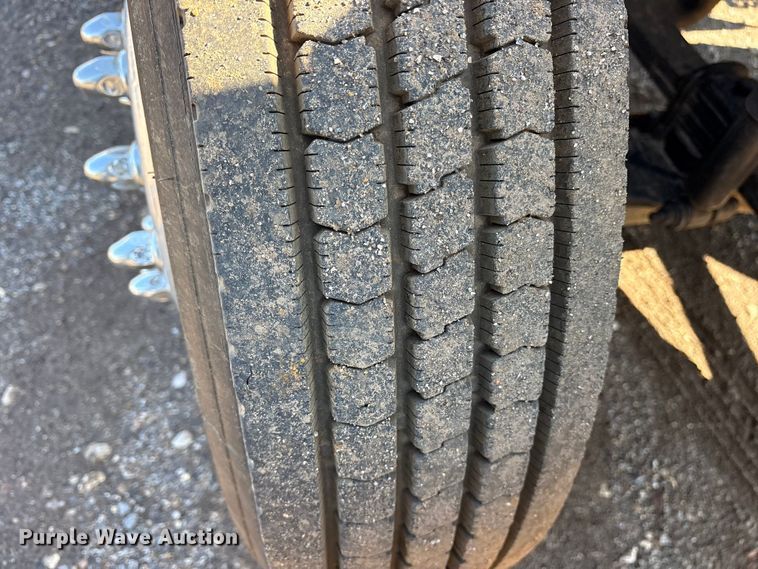 image for item ES8544 2008 Ford F650 Super Duty Crew Cab utility / service truck