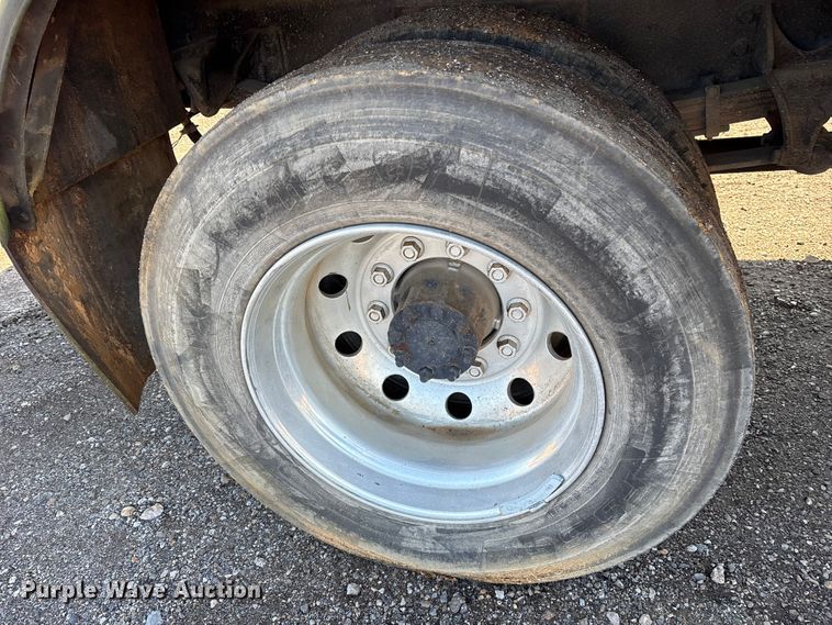 image for item ES8544 2008 Ford F650 Super Duty Crew Cab utility / service truck