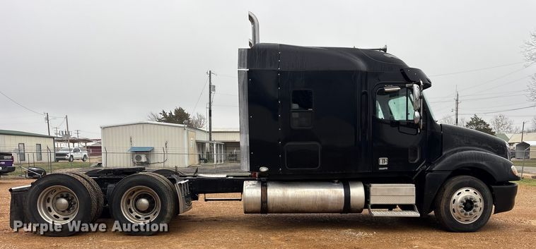 image for item ES8571 2006 Freightliner Columbia semi truck