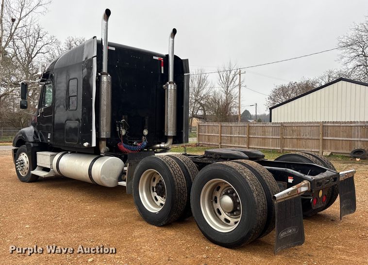 image for item ES8571 2006 Freightliner Columbia semi truck