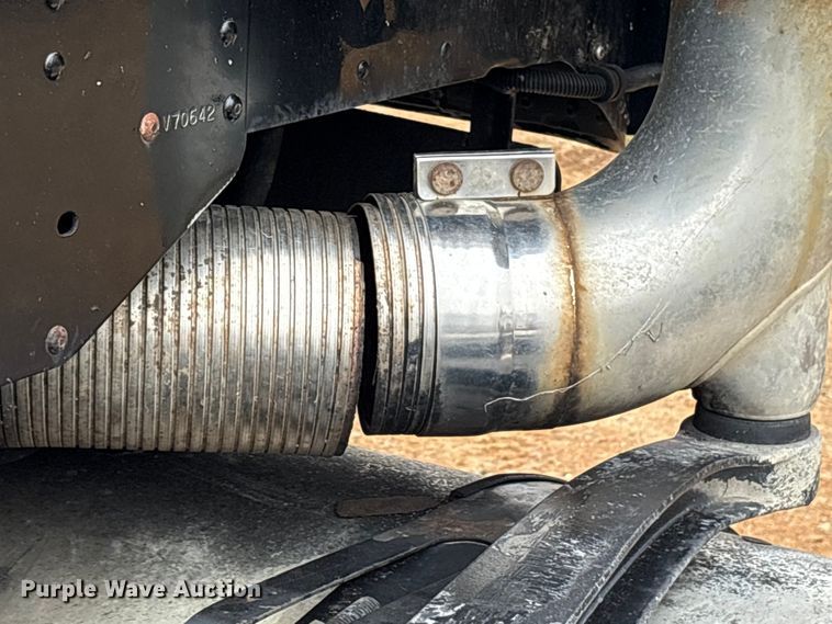 image for item ES8571 2006 Freightliner Columbia semi truck