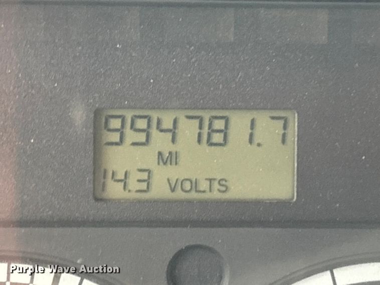 image for item ES8571 2006 Freightliner Columbia semi truck