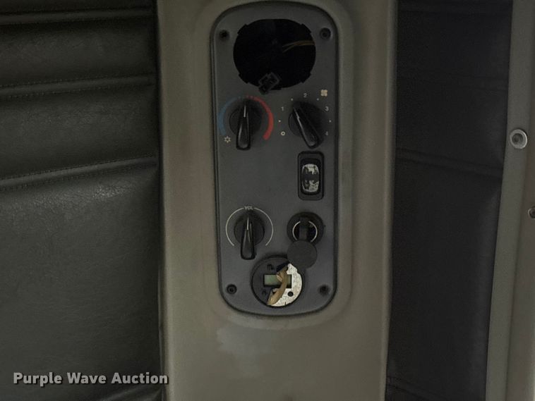 image for item ES8571 2006 Freightliner Columbia semi truck