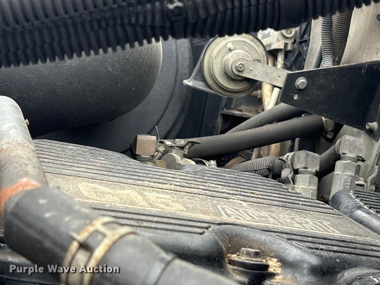 image for item ES8571 2006 Freightliner Columbia semi truck