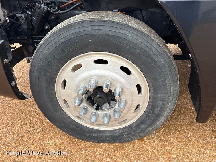 image for item ES8571 2006 Freightliner Columbia semi truck