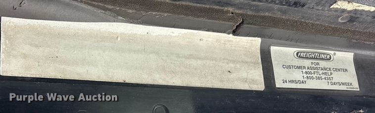 image for item ES8571 2006 Freightliner Columbia semi truck