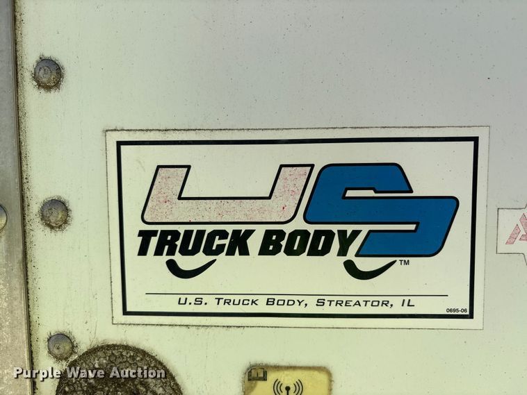 image for item ES8584 2006 International 7400 box truck