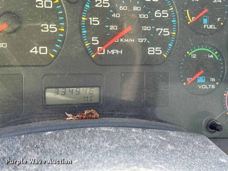 image for item ES8584 2006 International 7400 box truck