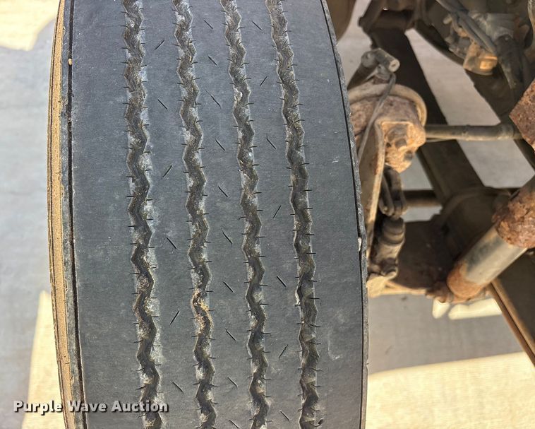 image for item ES8584 2006 International 7400 box truck