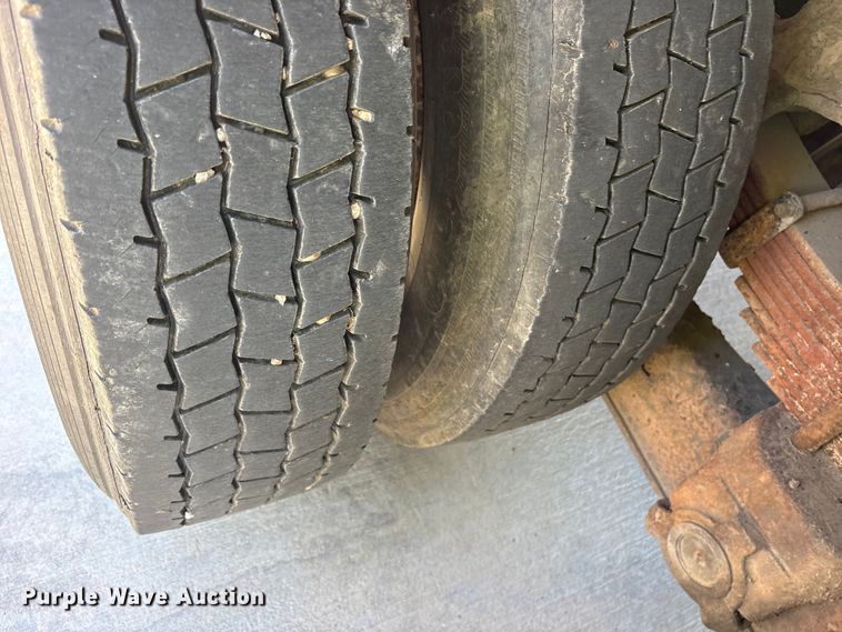 image for item ES8584 2006 International 7400 box truck