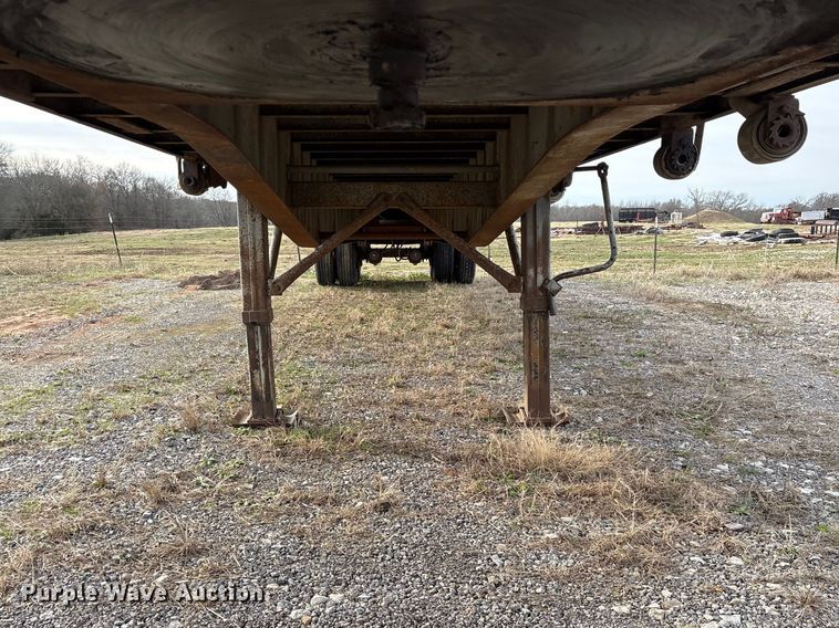 image for item ES8586 1991 Frauhauf flatbed trailer