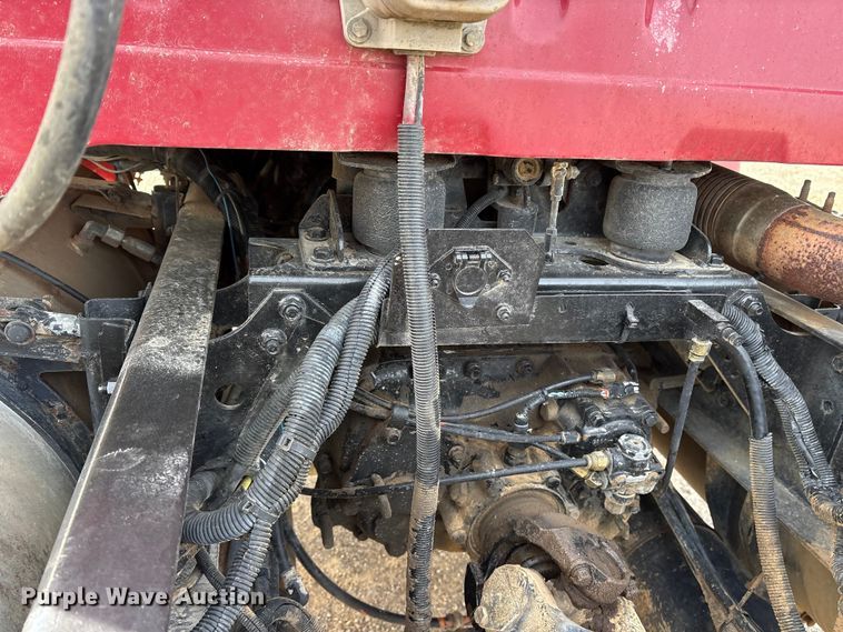 image for item ES8587 2000 International 8100 semi truck