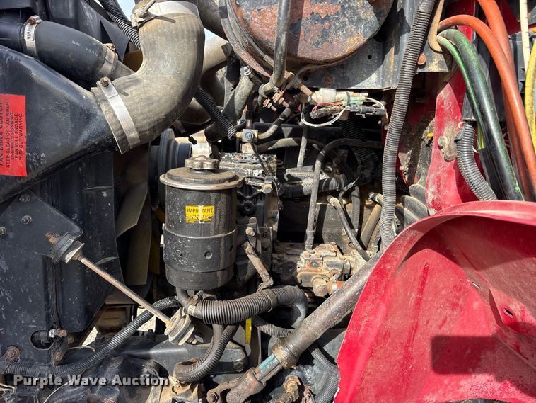 image for item ES8587 2000 International 8100 semi truck