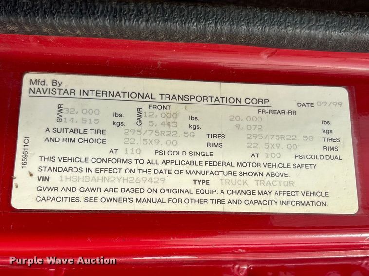 image for item ES8587 2000 International 8100 semi truck