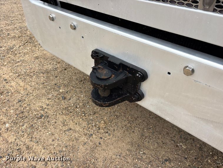 image for item ES8605 2014 Peterbilt 367 semi truck