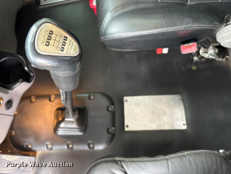 image for item ES8605 2014 Peterbilt 367 semi truck