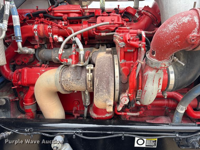 image for item ES8605 2014 Peterbilt 367 semi truck