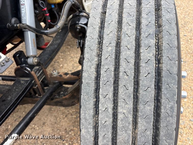 image for item ES8605 2014 Peterbilt 367 semi truck