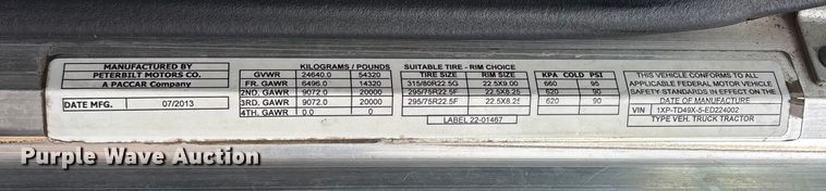 image for item ES8605 2014 Peterbilt 367 semi truck