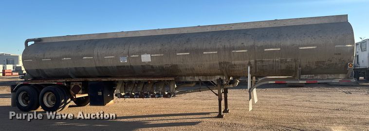 image for item ET1515 1976 Fruehauf tank trailer