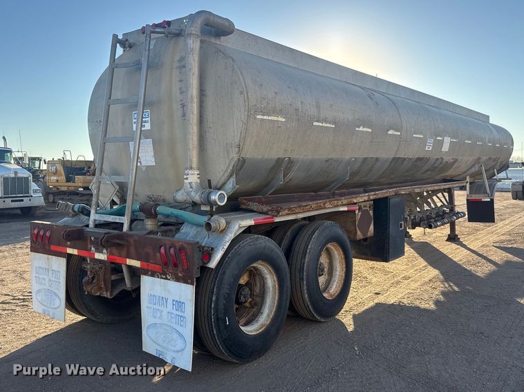 image for item ET1515 1976 Fruehauf tank trailer
