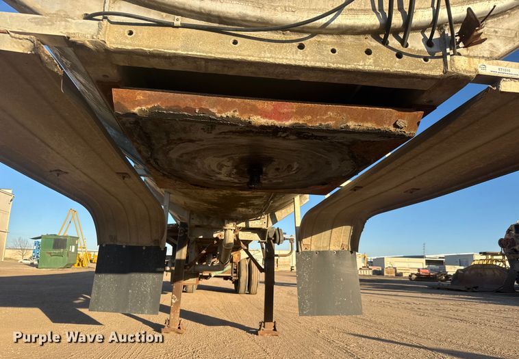 image for item ET1515 1976 Fruehauf tank trailer