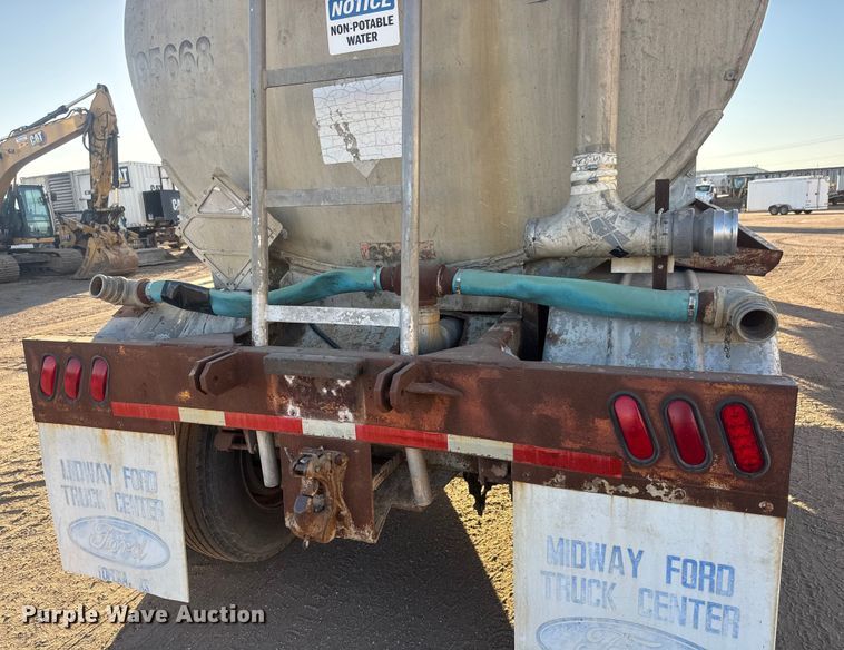 image for item ET1515 1976 Fruehauf tank trailer