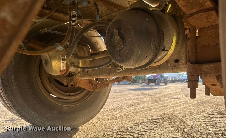 image for item ET1515 1976 Fruehauf tank trailer