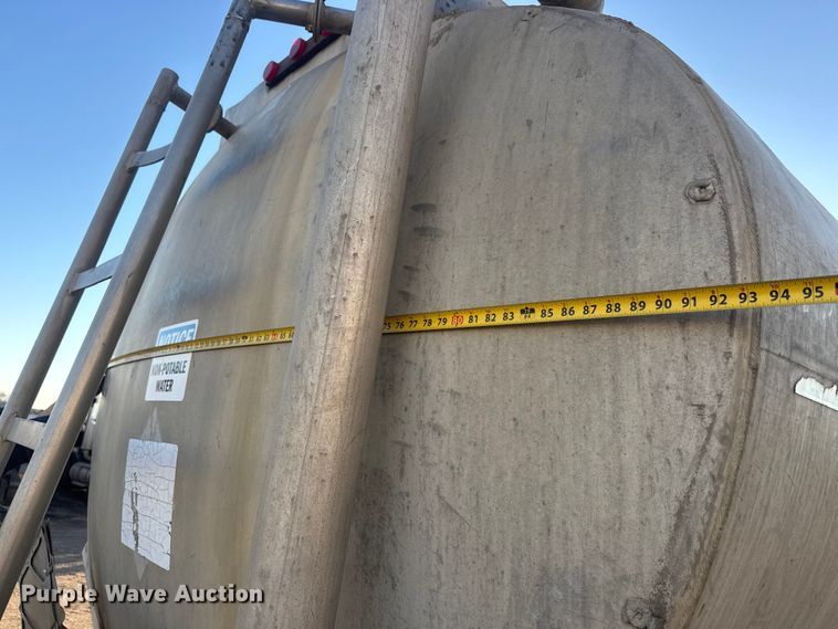 image for item ET1515 1976 Fruehauf tank trailer