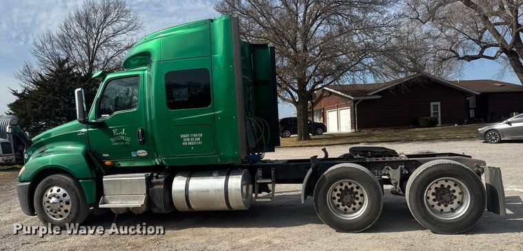 image for item ET1547 2019 International LT625 semi truck