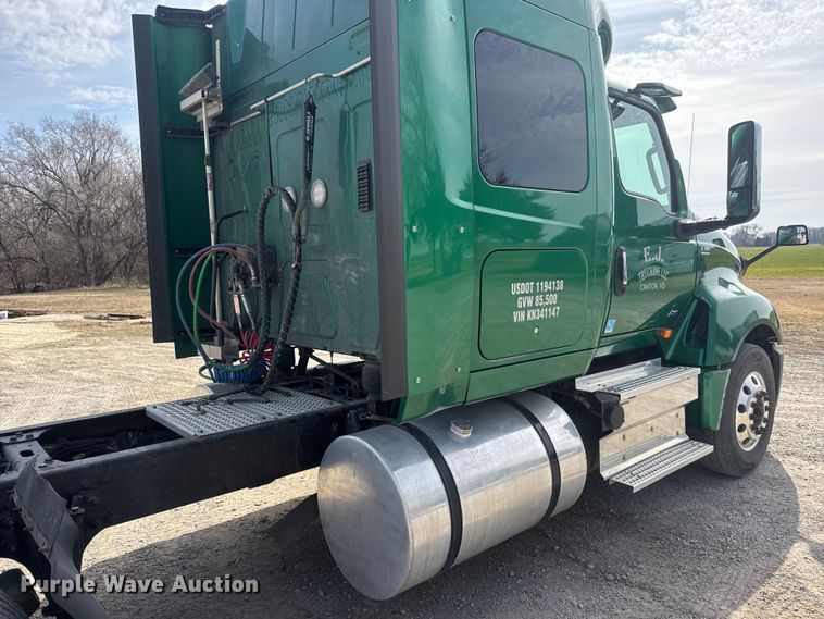 image for item ET1547 2019 International LT625 semi truck