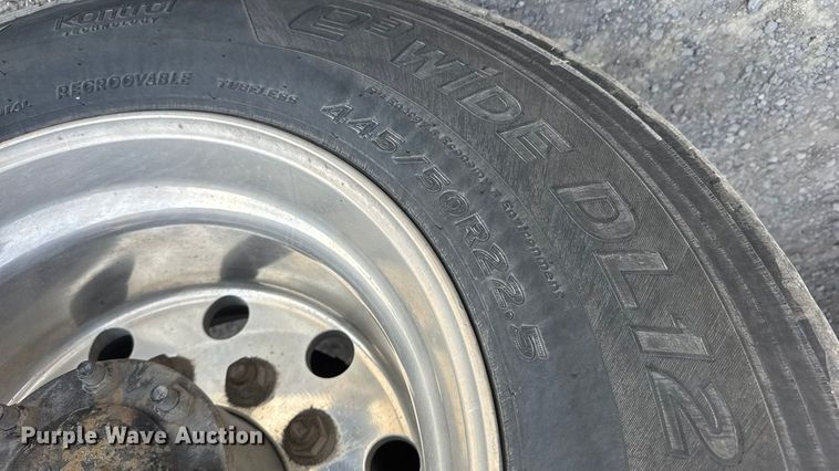 image for item ET1547 2019 International LT625 semi truck