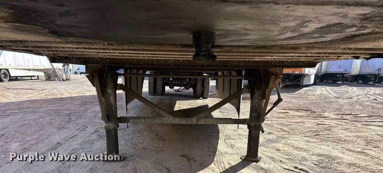 image for item ET6968 2005 Wabash dry van trailer