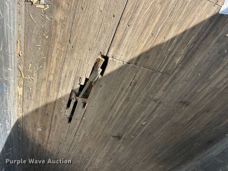 image for item ET6968 2005 Wabash dry van trailer