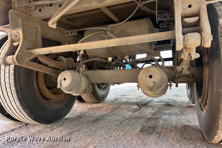 image for item ET6968 2005 Wabash dry van trailer