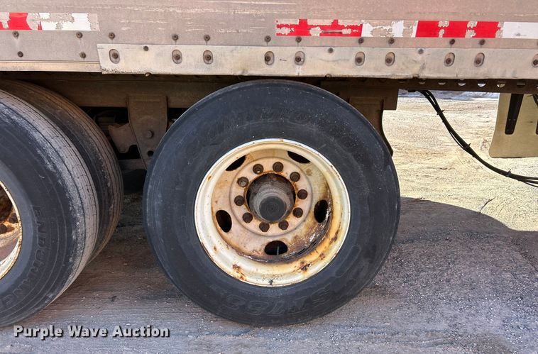 image for item ET6968 2005 Wabash dry van trailer