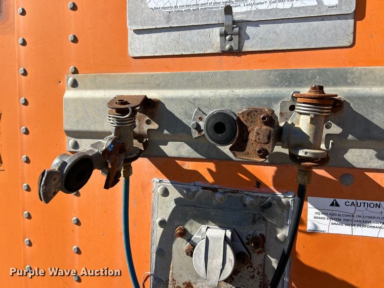 image for item ET6973 2006 Wabash dry van trailer