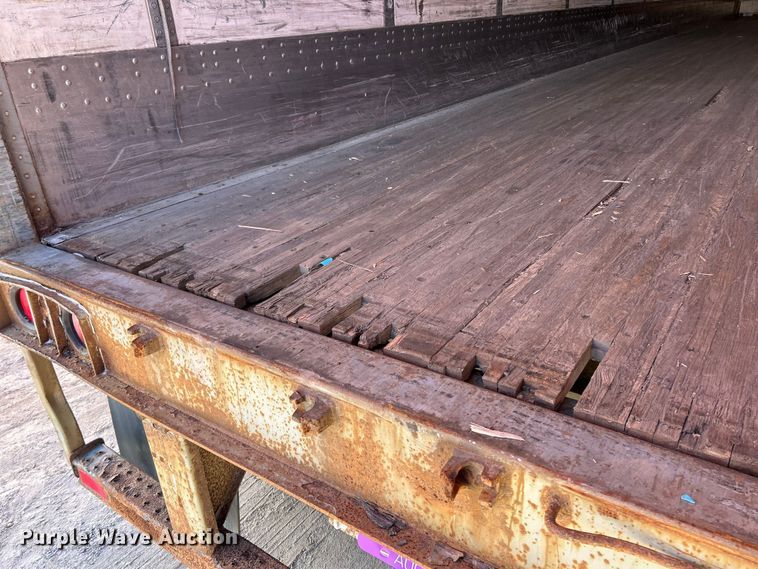 image for item ET6973 2006 Wabash dry van trailer