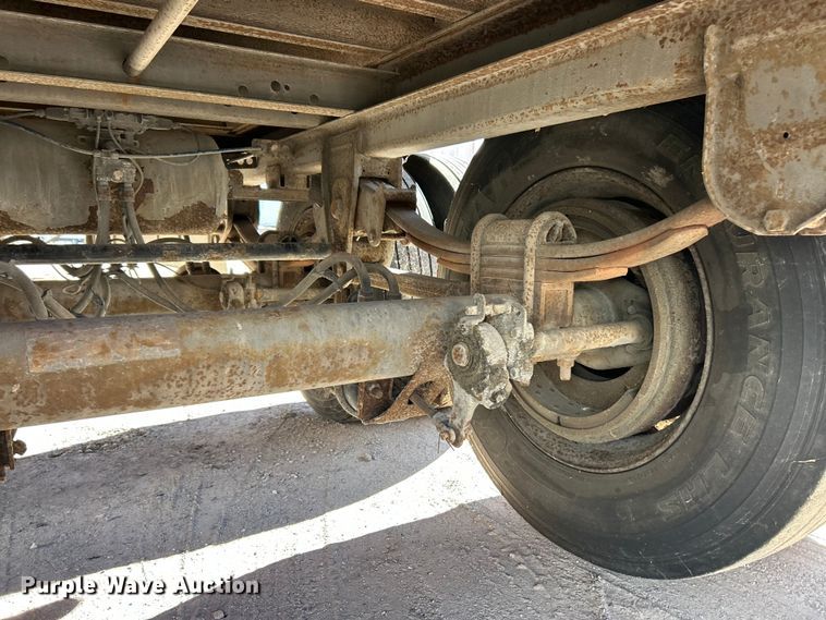 image for item ET6973 2006 Wabash dry van trailer