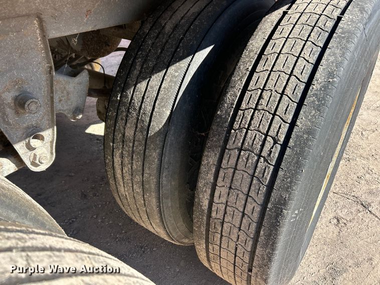 image for item ET6973 2006 Wabash dry van trailer