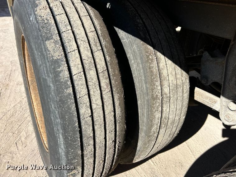 image for item ET6973 2006 Wabash dry van trailer