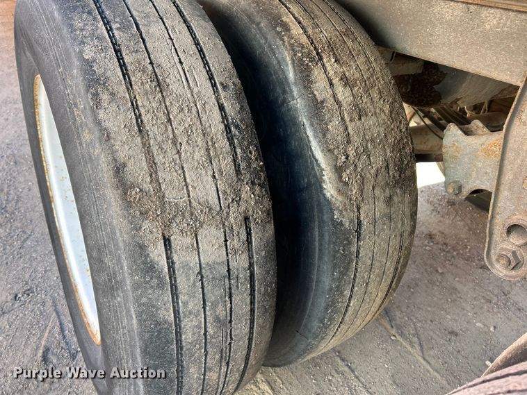 image for item ET6973 2006 Wabash dry van trailer