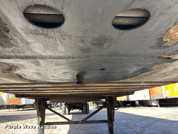 image for item ET6974 2005 Wabash dry van trailer