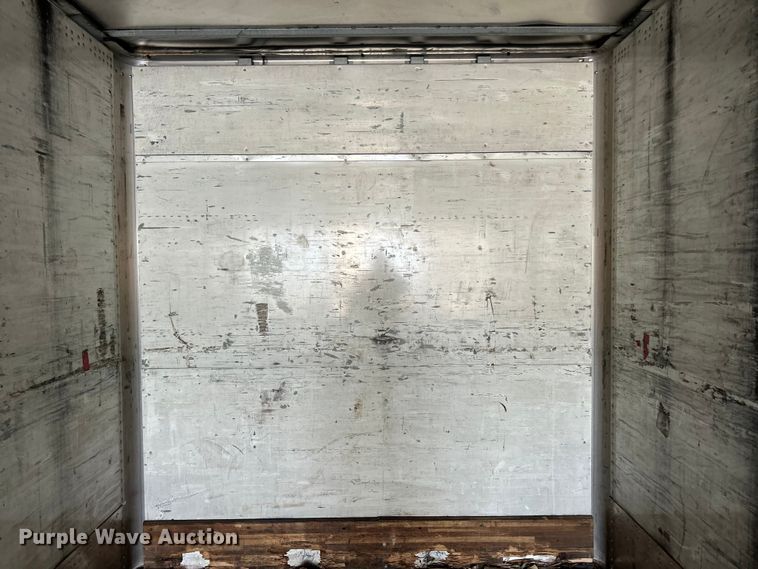 image for item ET6974 2005 Wabash dry van trailer