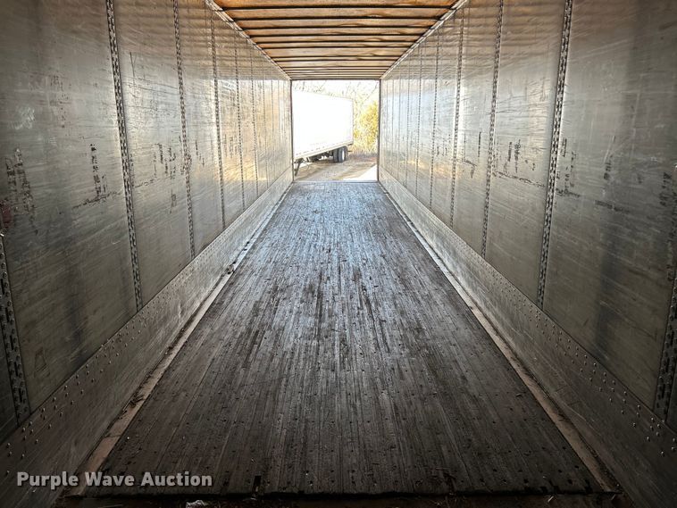 image for item ET6974 2005 Wabash dry van trailer